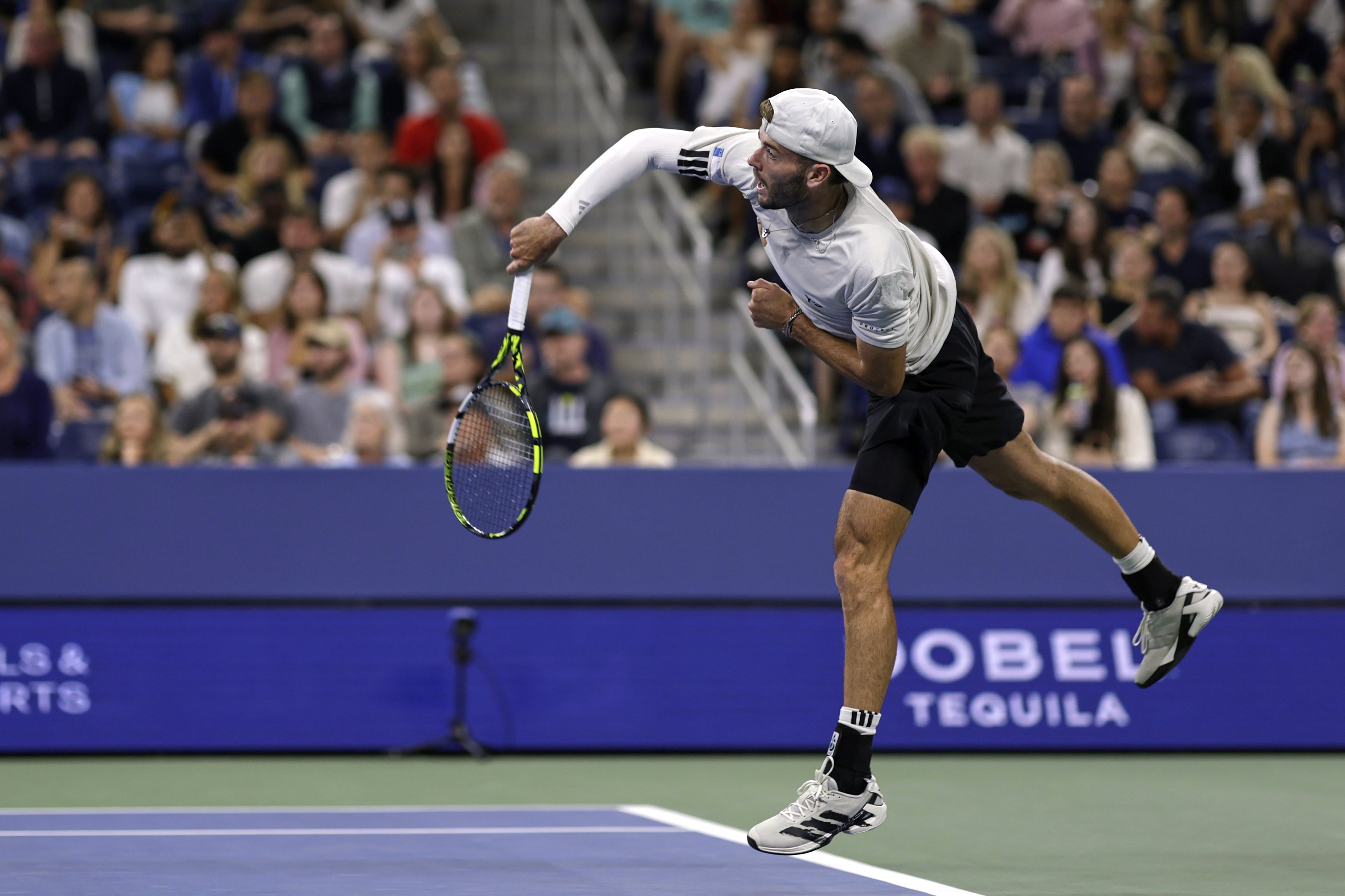 开云体育APP下载-西班牙网球队碾压欧洲网球队,兹维列夫绝境逆转的简单介绍