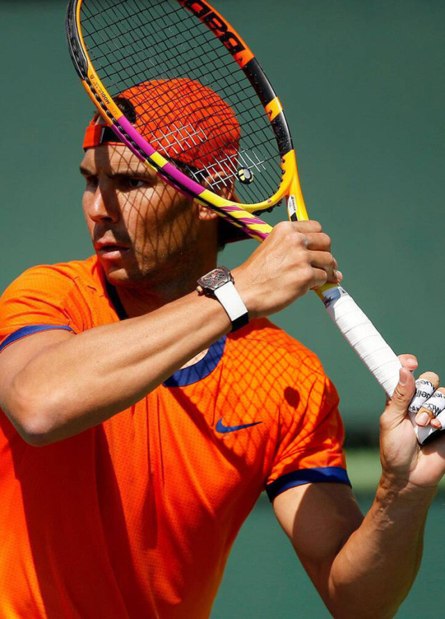 英国网球队绝地反击世界网球队,费德勒三分雨点燃全场 英国网球队绝地反击世界网球队,费德勒三分雨点燃全场