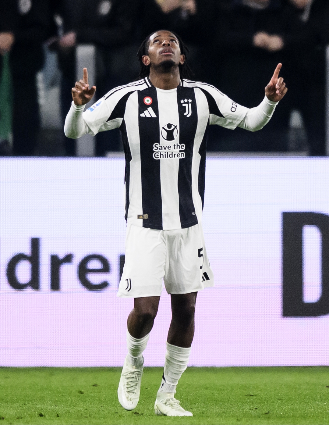 关于尤文图斯主场大胜,继续领先积分榜的信息 关于尤文图斯主场大胜,继续领先积分榜的信息