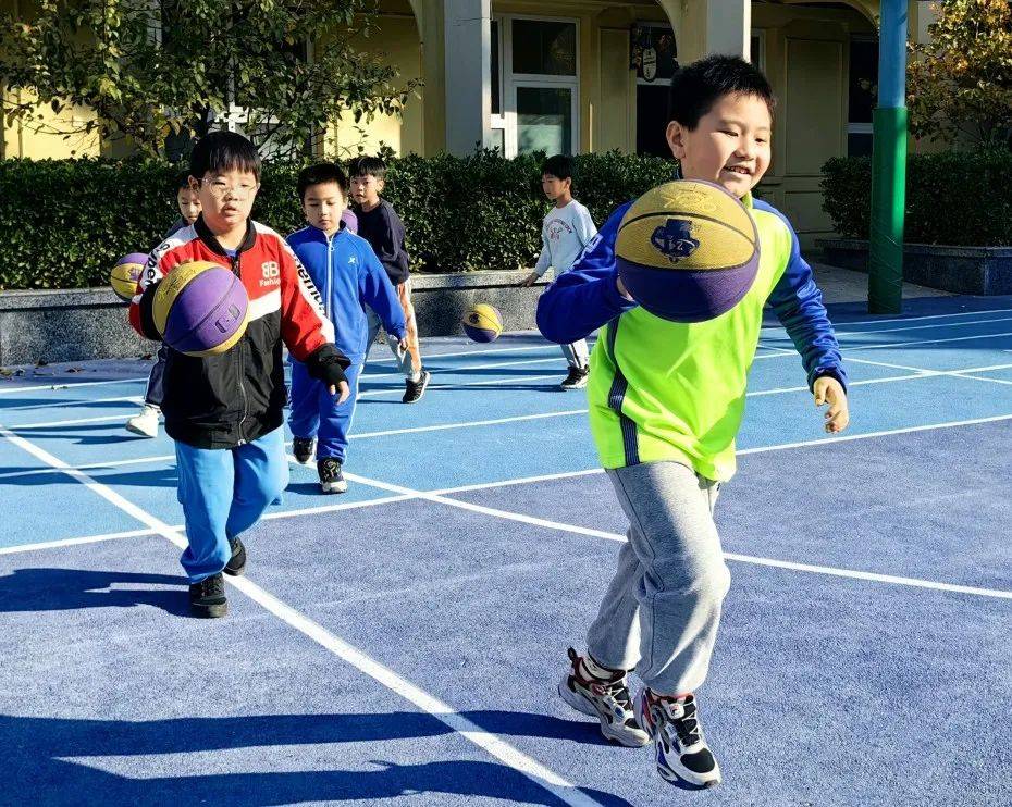 篮球明星参加公益活动,展现更多社会责任的简单介绍 篮球明星参加公益活动,展现更多社会责任的简单介绍