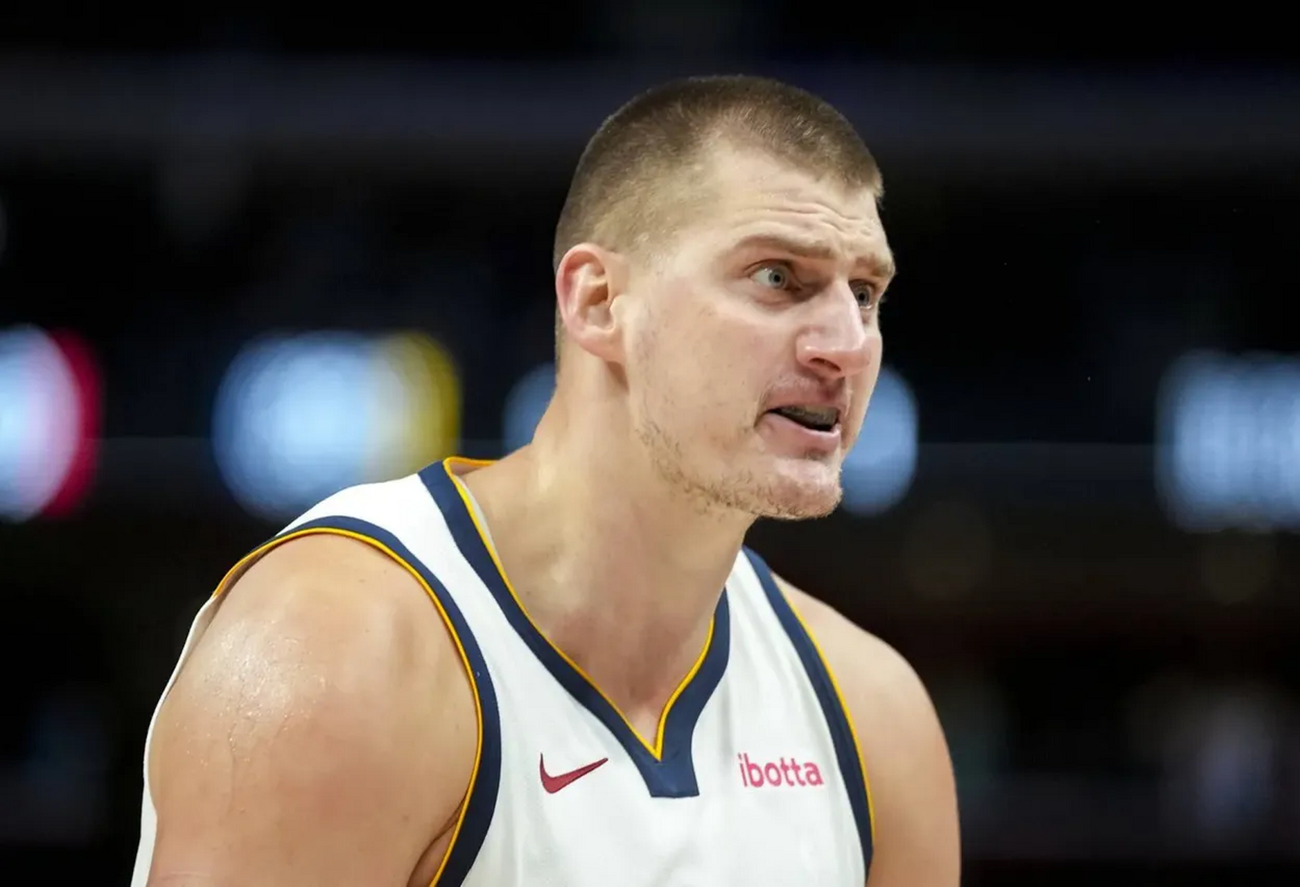 国王主场力克掘金,阿隆佐-特里尔领先全队得分 国王主场力克掘金,阿隆佐-特里尔领先全队得分