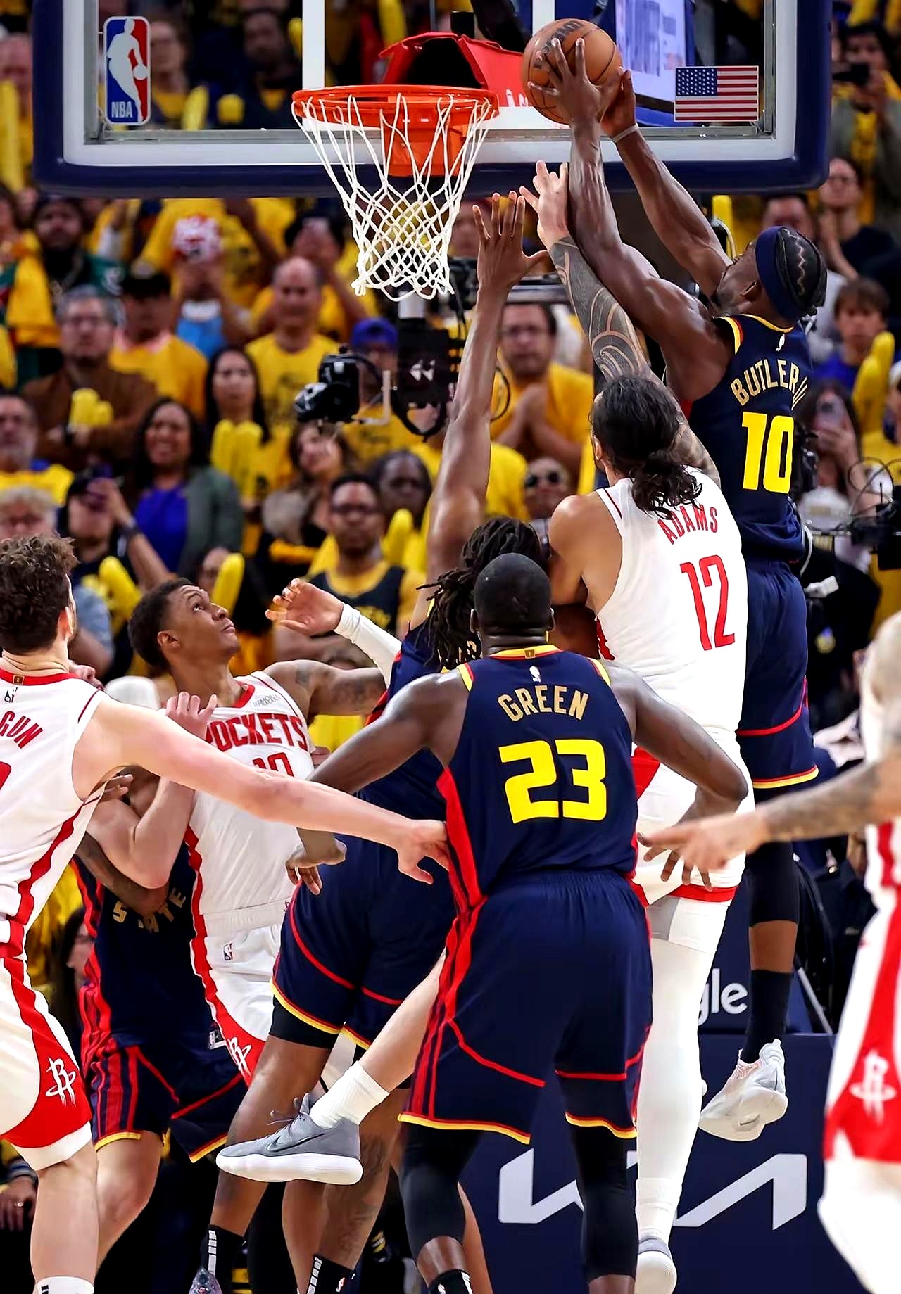 开云官方app入口-火爆赛季,球场上的精彩对决令人震撼的简单介绍