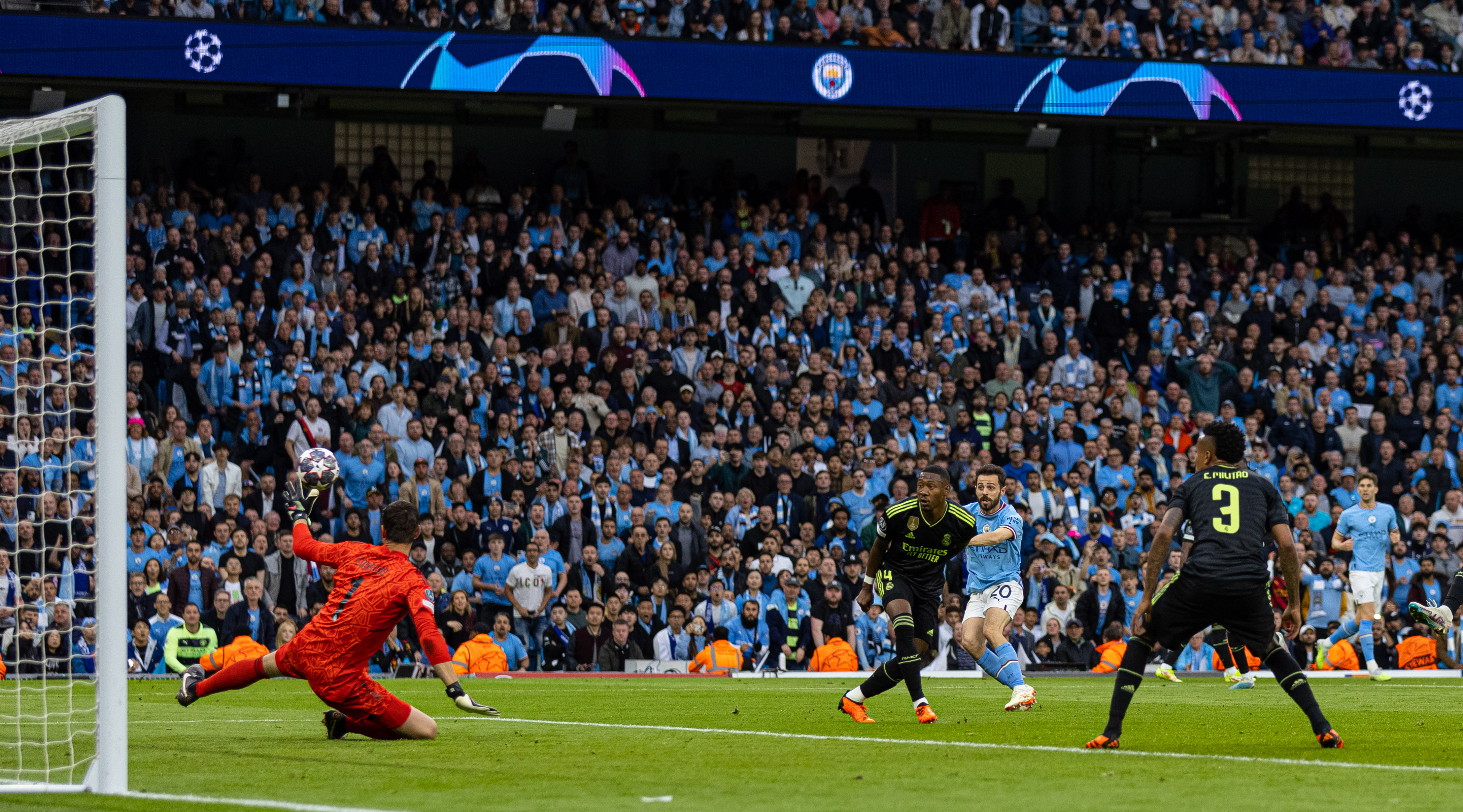 开云体育-关于皇家马德里成功挺进半决赛,登顶欧洲之巅的信息