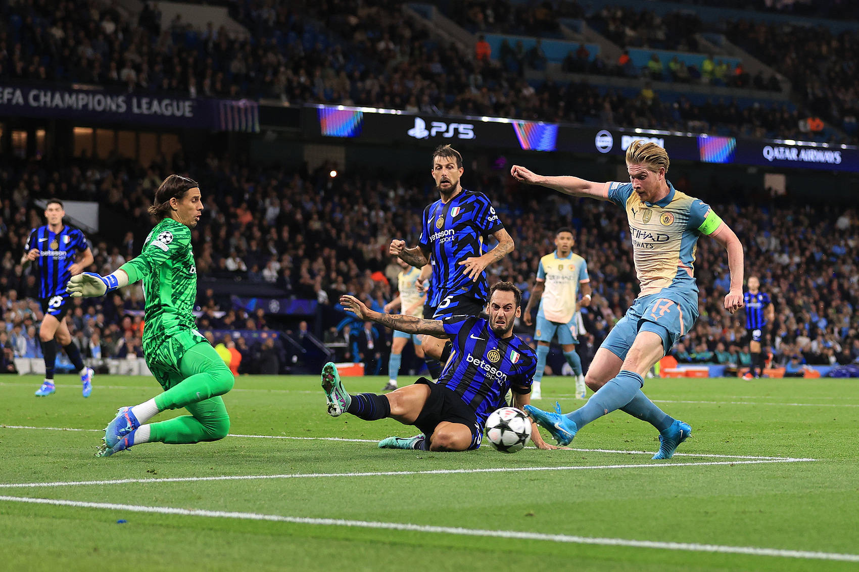 包含曼城面对挑战,追求欧冠突破机会的词条 包含曼城面对挑战,追求欧冠突破机会的词条