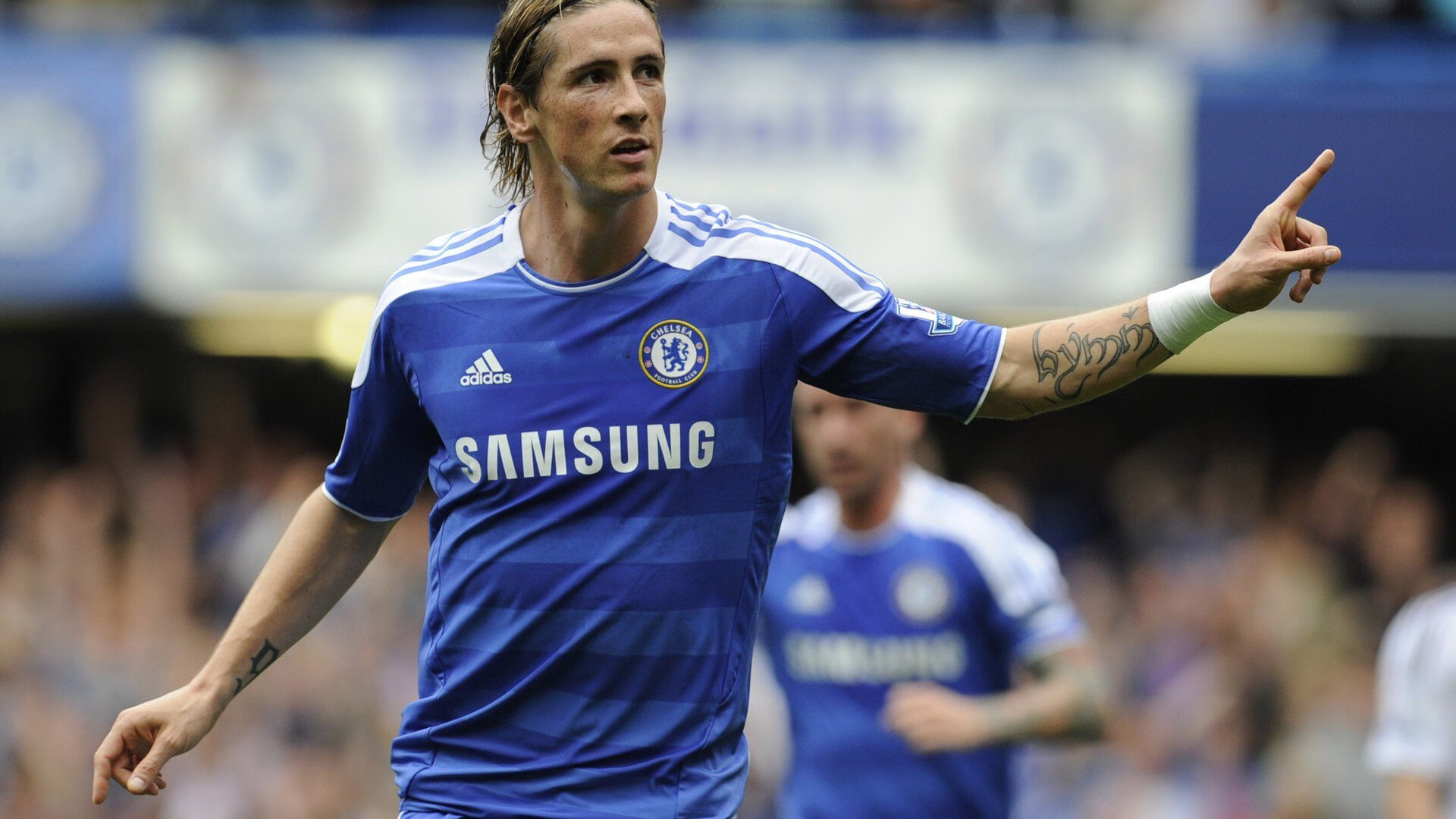 卡马文加导演巴西式闪电战，冰岛神话在战术革新前褪色