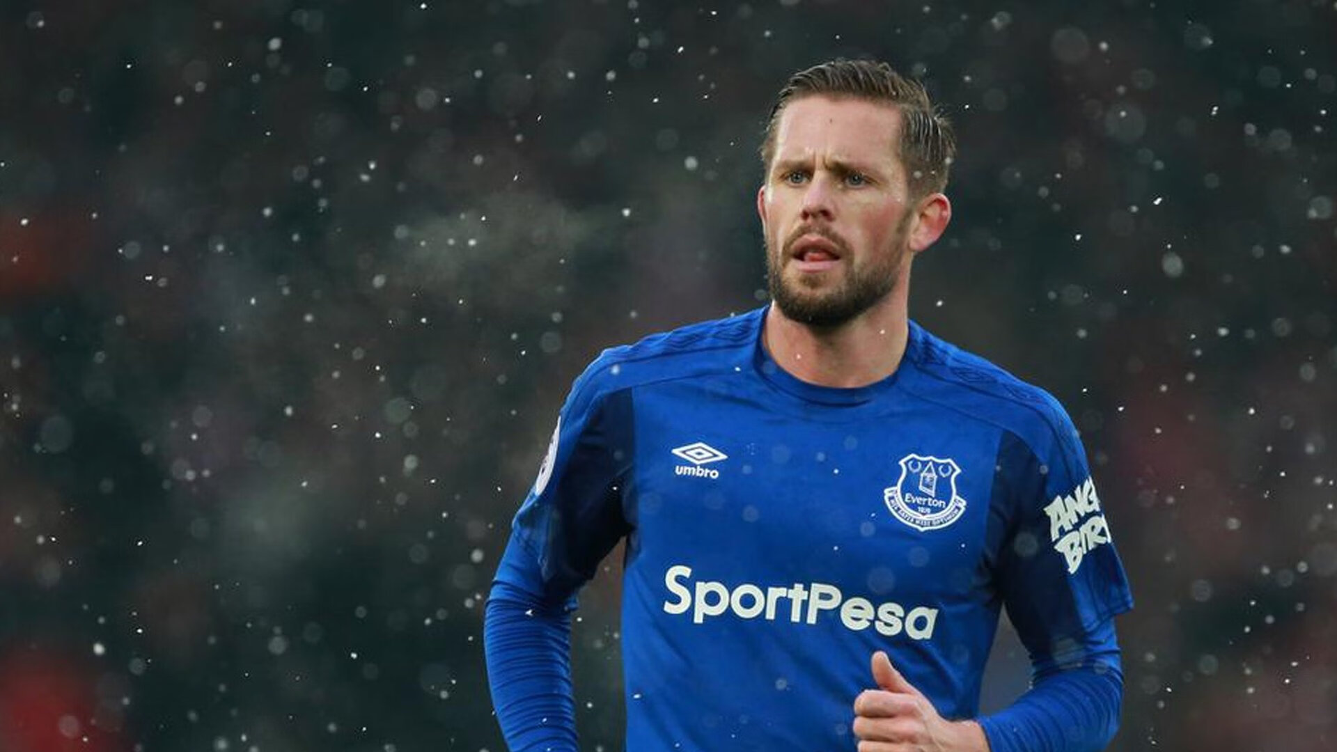 开云体育-绿茵场上的双面叙事，奥斯梅恩的爆发与伊朗决胜局的冷峻美学