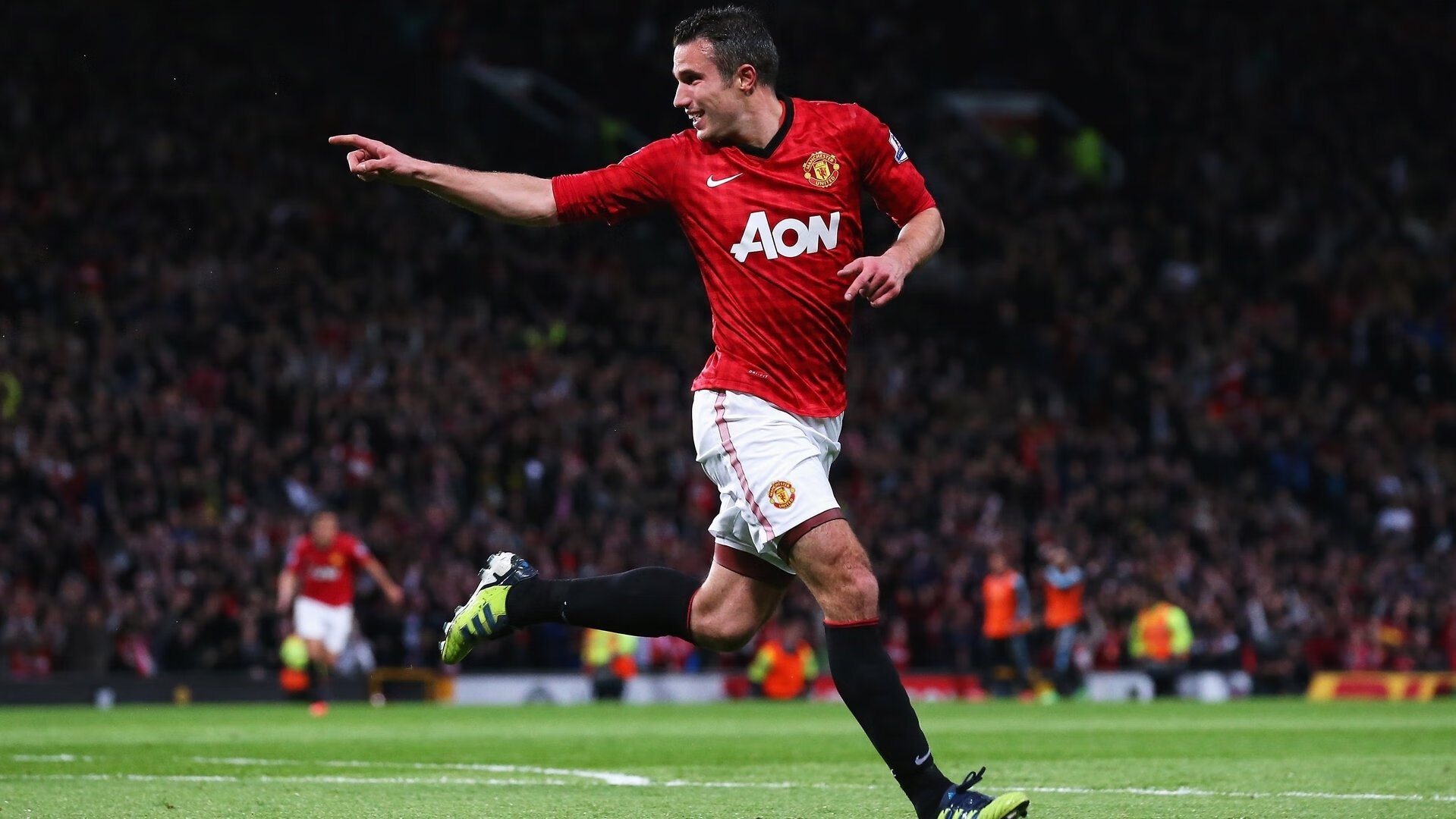 赛道上的逆袭，周冠宇扛起全队，红牛车队力克红牛二队